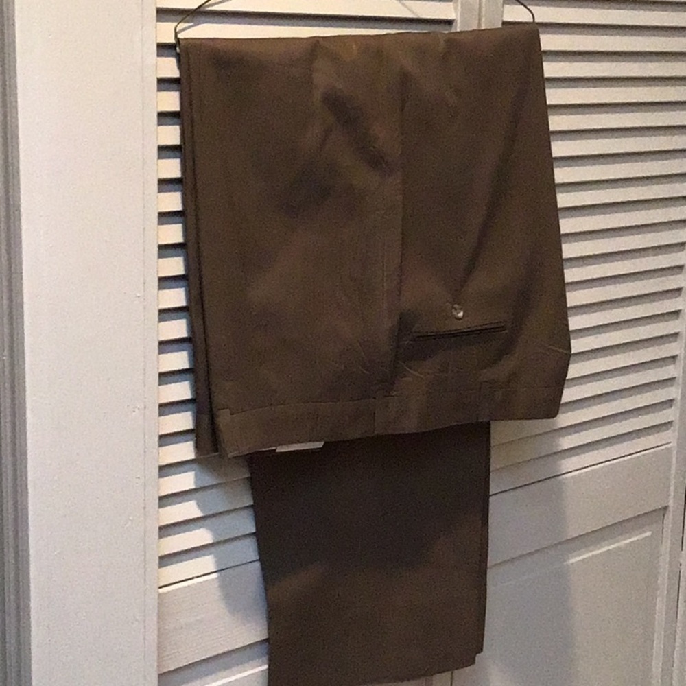 Robert Amerigo slacks